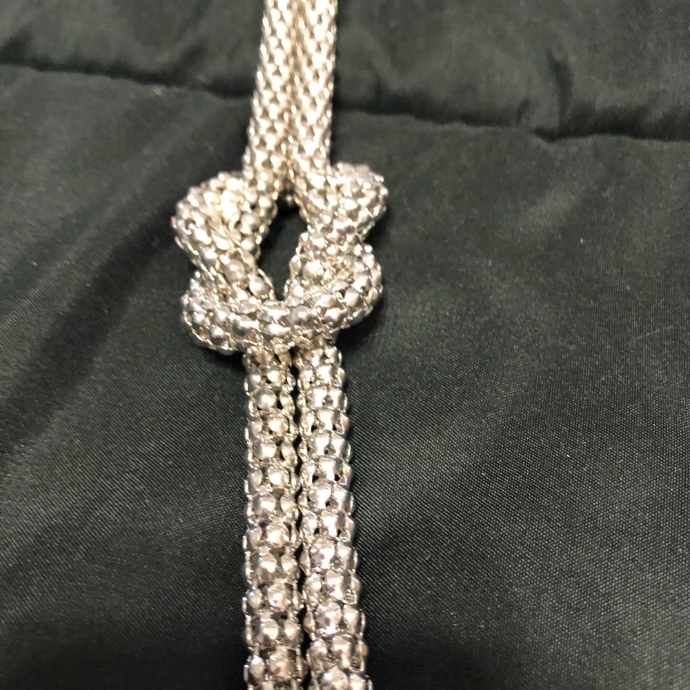 Silver necklace with Pearl and rhinestone detail - Picture 5 of 5